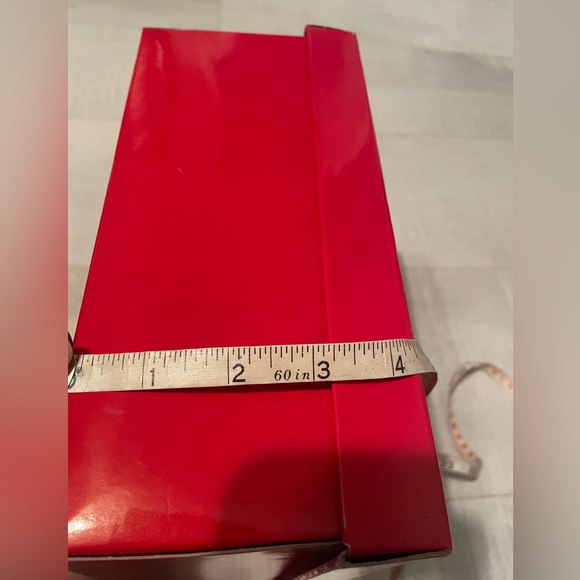 Guess box - Picture 2 of 5